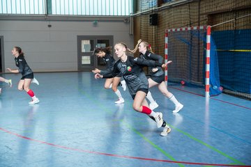 Bild 34 - wAJ HSG Kremperheide/Muensterdorf - HSG Herzhorn/Kollmar/Neuendorf : Ergebnis: 31:34